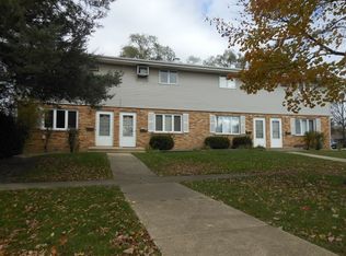 117 Town Crest Dr APT B, New Lenox, IL 60451