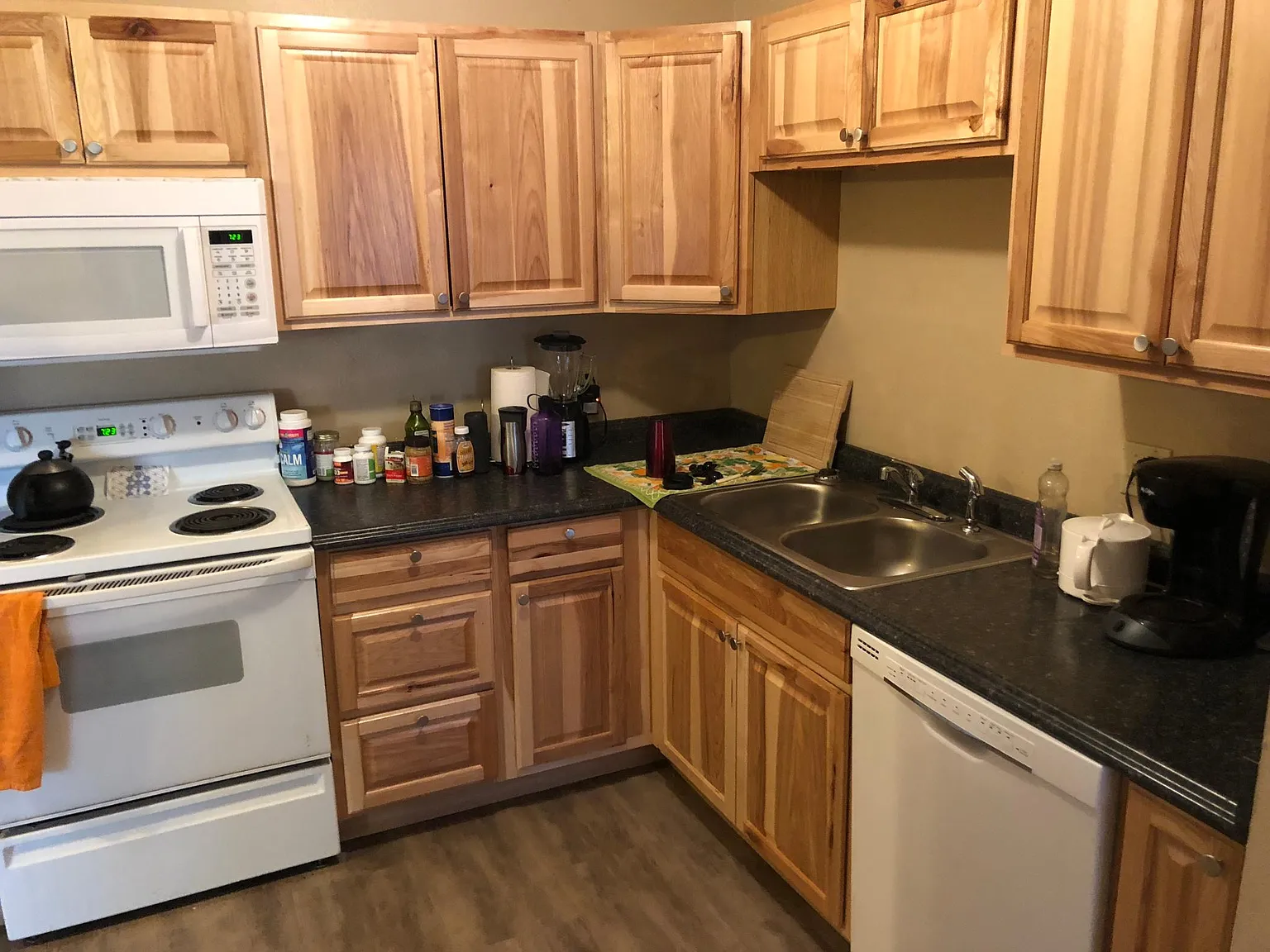 2 bed, 897 sqft, $2,000 — Photo 4