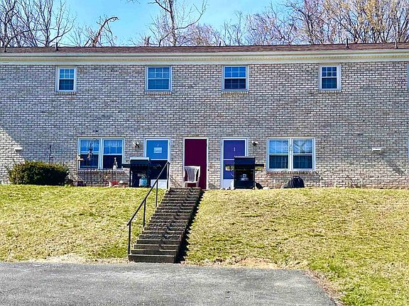 3rd image of 121 Olive St