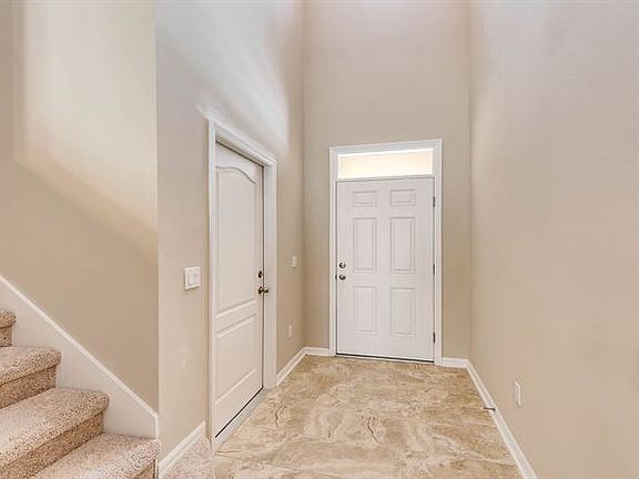 3rd image of 13565 Fountainbleau Dr