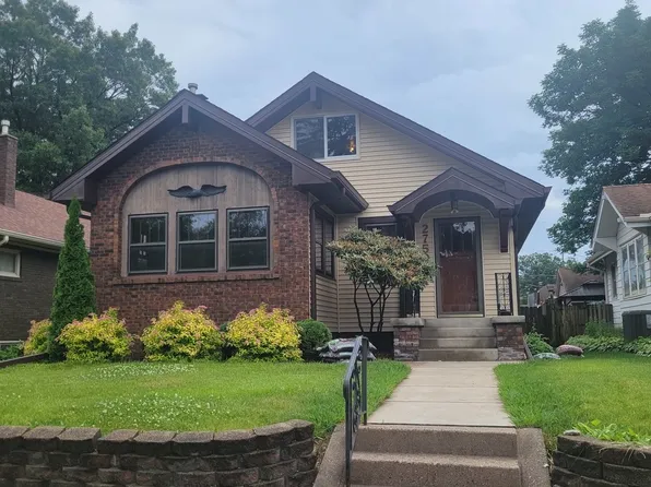 2750 14th Ave, Moline, IL 61265