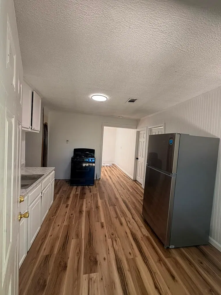 3 bed, 866 sqft, $1,250 — Photo 1