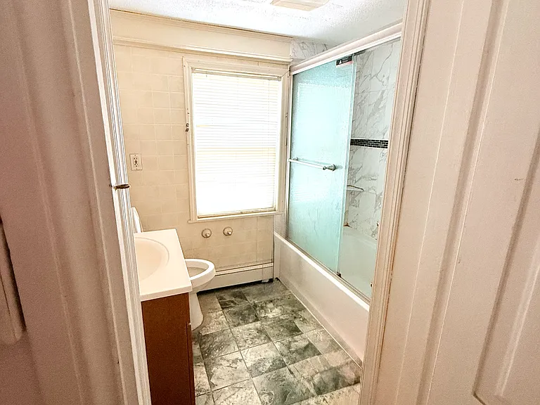 216 N Main St — Photo 18