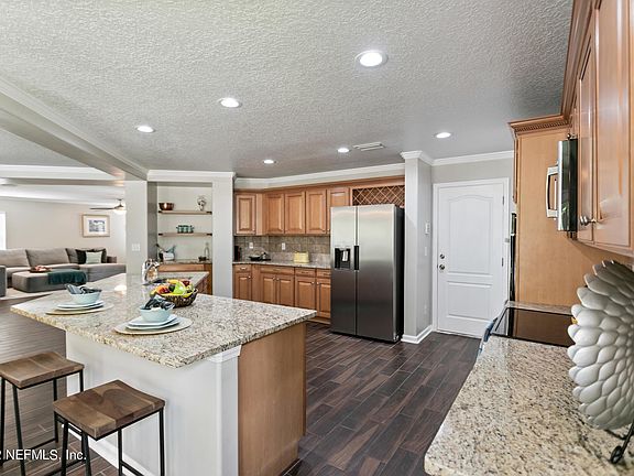 5th image of 138 Bedstone Dr