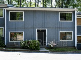 949 Pine Oak Trl, Austell, GA 30168