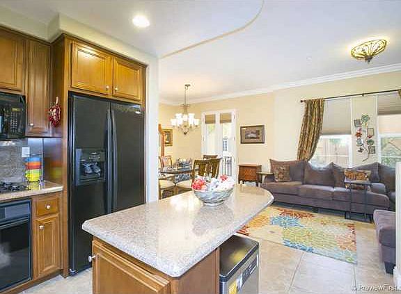 4th image of 2664 Villas Way