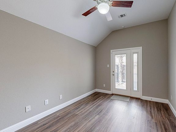 5th image of 644 Stafford Cir