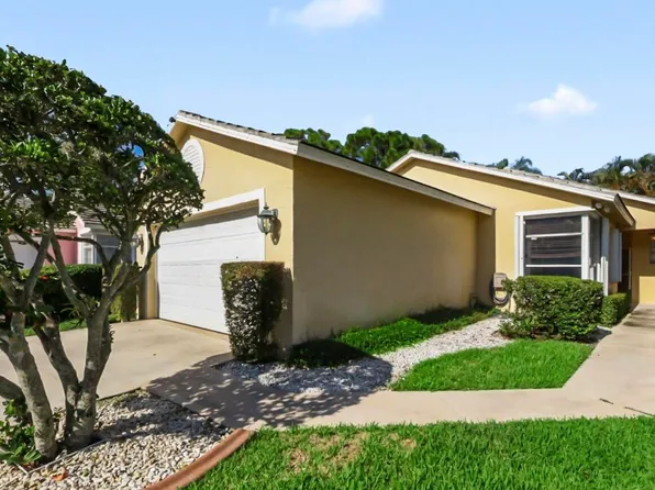 172 HARBOR LAKE Circle, Greenacres, FL 33413