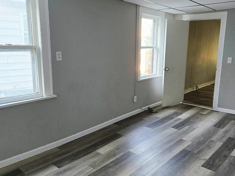 25 Stuyvesant St #2L — Photo 5