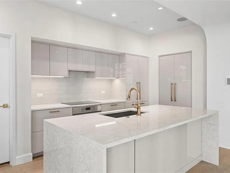126 4th Ave NE #601 — Photo 17