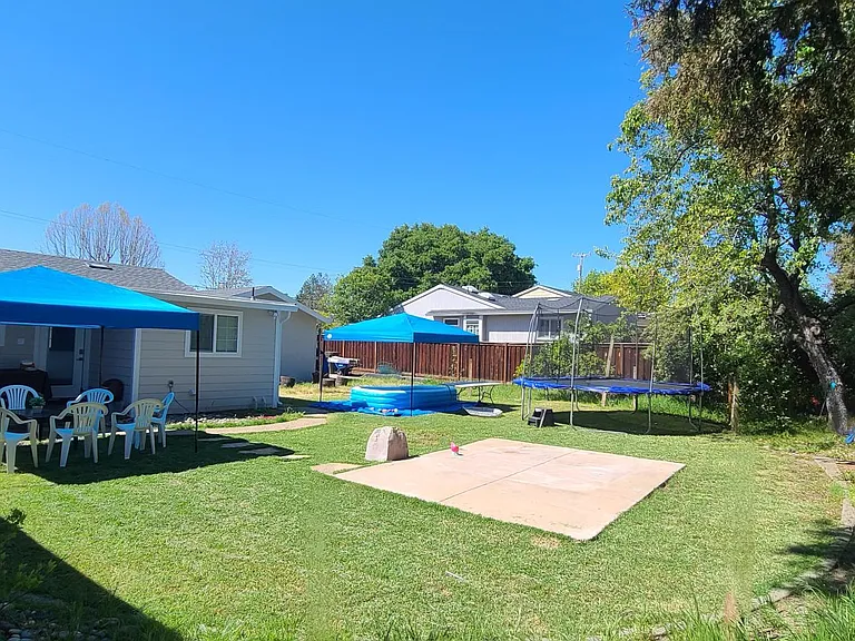Sample backyard layout for entertainment