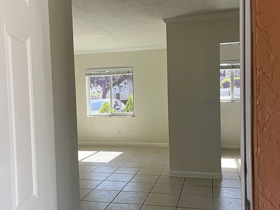 5th image of 200 NE 7th Ave