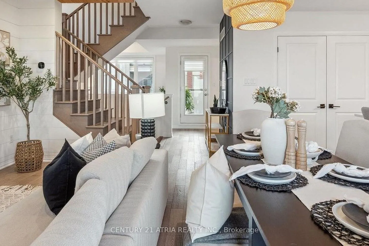 3 bed, $3,150 — Photo 2