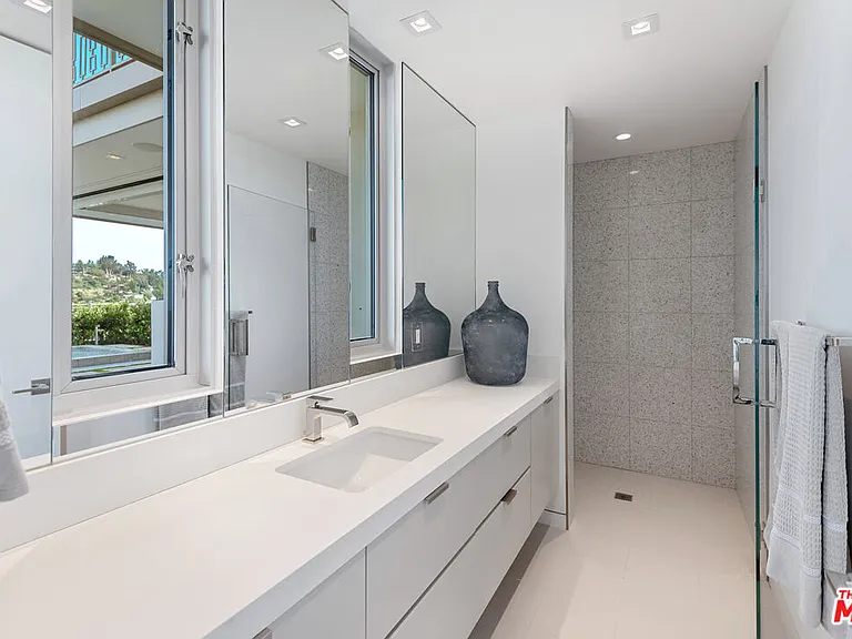 3642 Beverly Ridge Dr — Photo 34