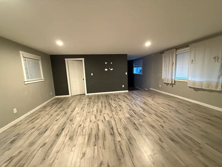 11615 Sheridan Ave S — Photo 3
