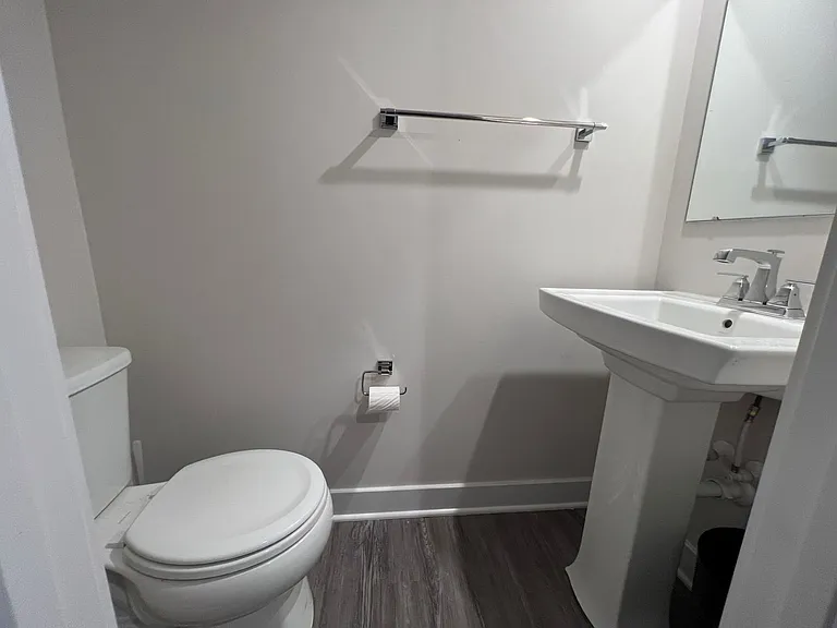217 Stonehurst Dr — Photo 3