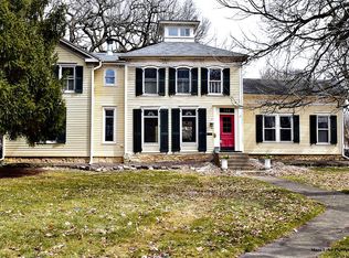 318 N Van Buren St, Batavia, IL 60510