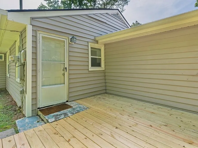711 Barton Ave — Photo 23