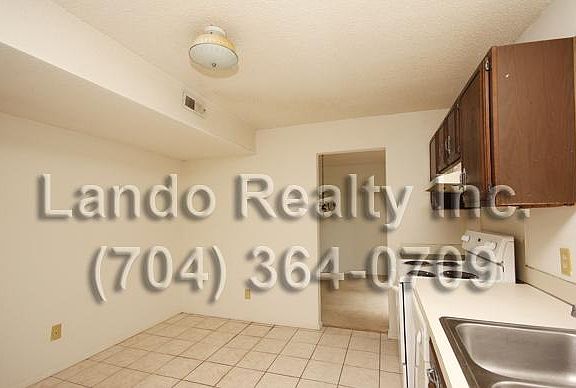 5th image of 5705 Cedar Crest Ct