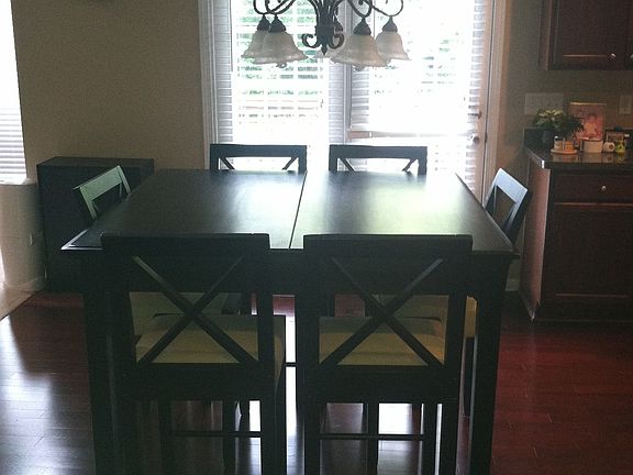 Kitchen sitting area