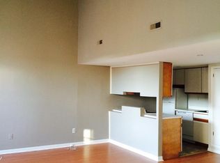 906 Spruce St APT 7, Philadelphia, PA 19107