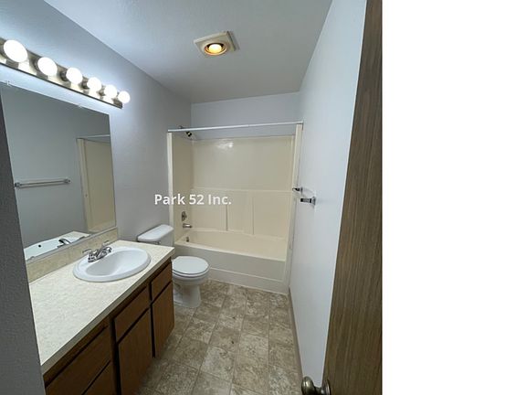 5th image of 4901 S Orchard St #D