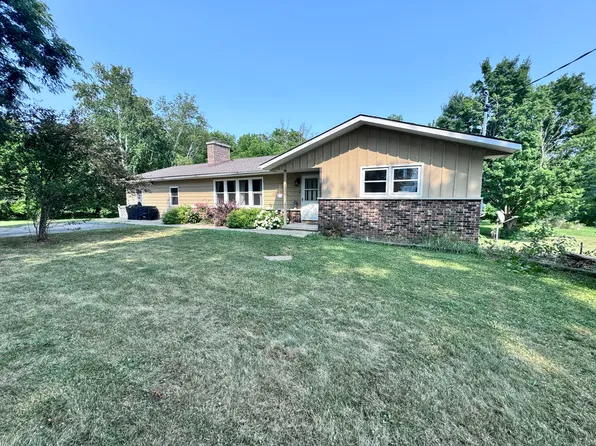 W10652 Shanks Rd, Portage, WI 53901