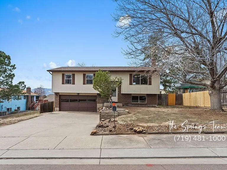 1730 Hathaway Dr — Photo 1
