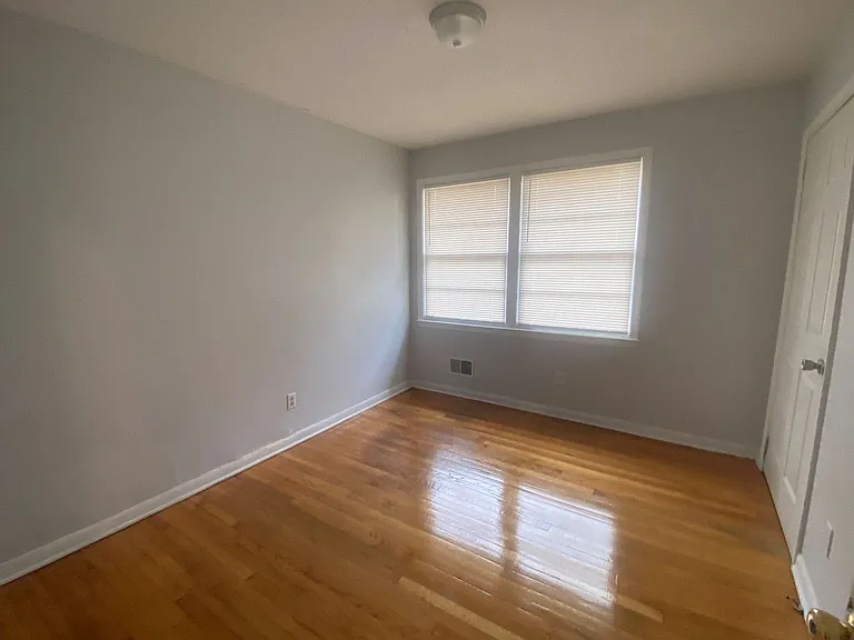 221 Ramblewood Dr — Photo 15