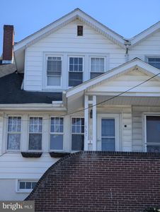 1967 Howard Ave, Pottsville, PA, 17901