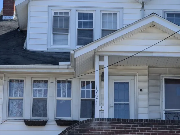 1967 Howard Ave, Pottsville, PA 17901