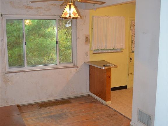 2nd image of 6581 Golfway Dr