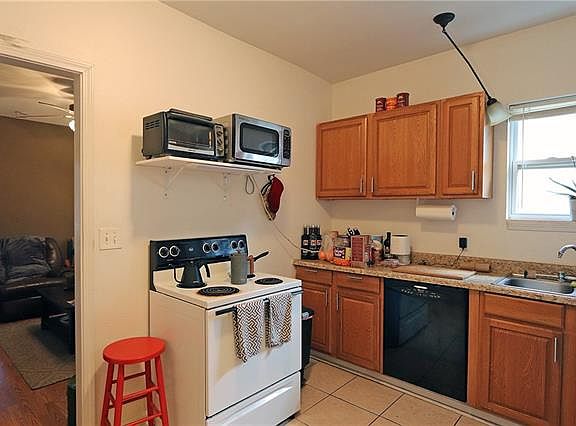 3rd image of 3912 Orleans Ave