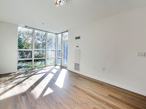 2nd image of 3840 Bathurst St Unit 109