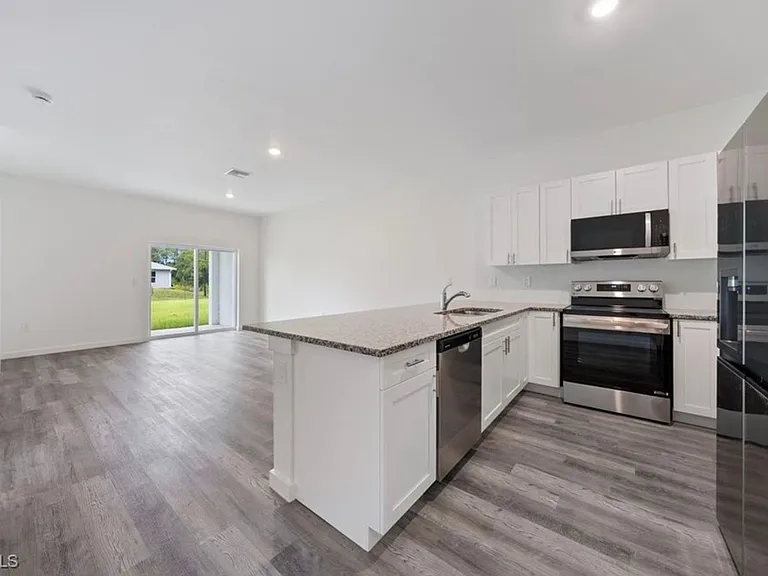1025 Meadow Rd — Photo 9
