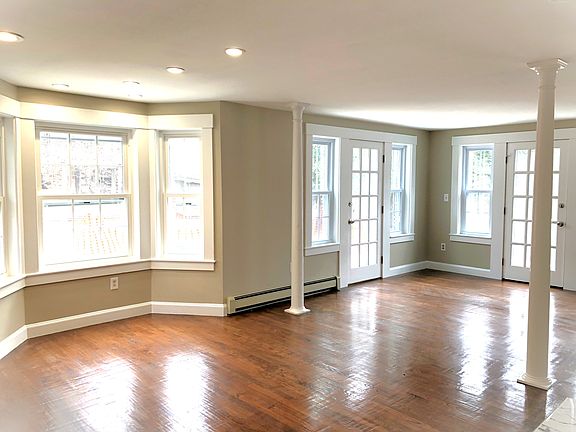 4th image of 366 River Rd