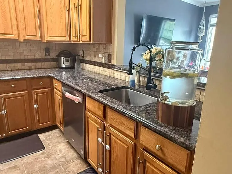 24 Tottenham Ct — Photo 9