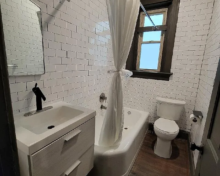 12 W Court St #7 — Photo 9