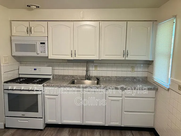 9859 Vickie Pl — Photo 16