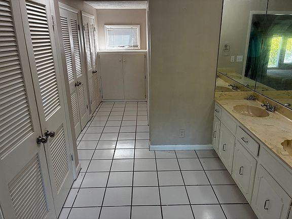 5th image of 24 Royalgate Dr #24