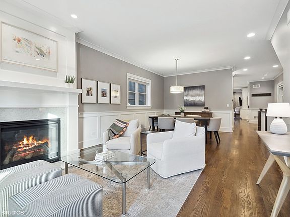 3rd image of 2721 N Southport Ave #1