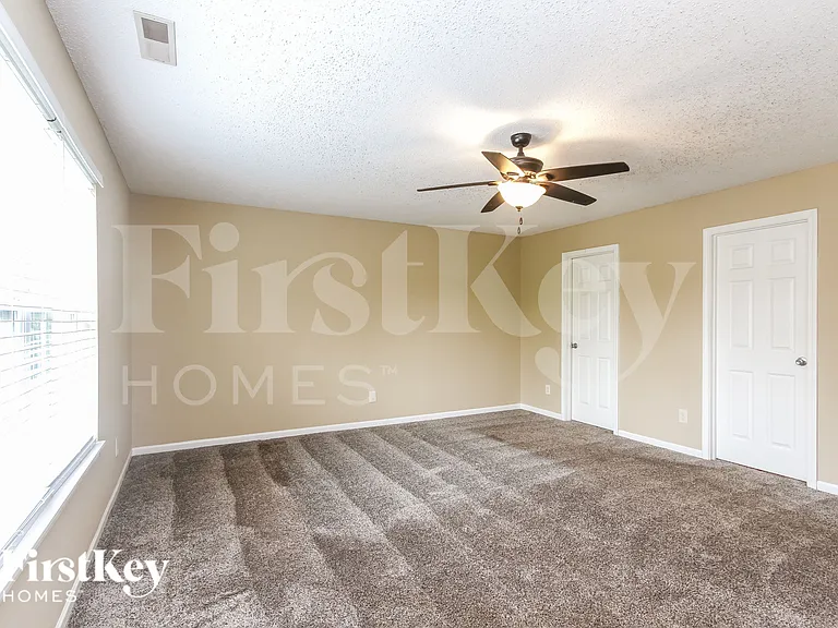 9775 Thomas Ln — Photo 9