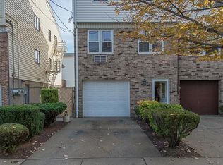 80 Oak St, Bayonne, NJ 07002