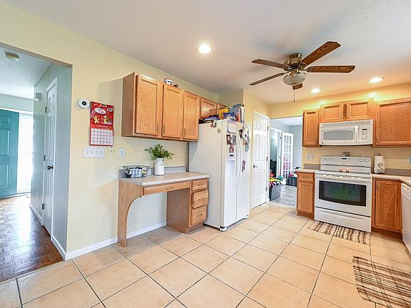 3rd image of 14 Belmont Pl W Lot 1