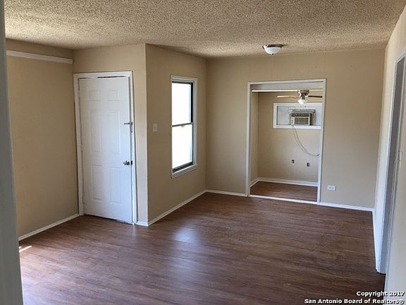 2nd image of 135 Notre Dame Dr
