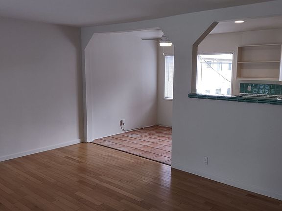 4th image of 1834 N Harvard Blvd APT 17