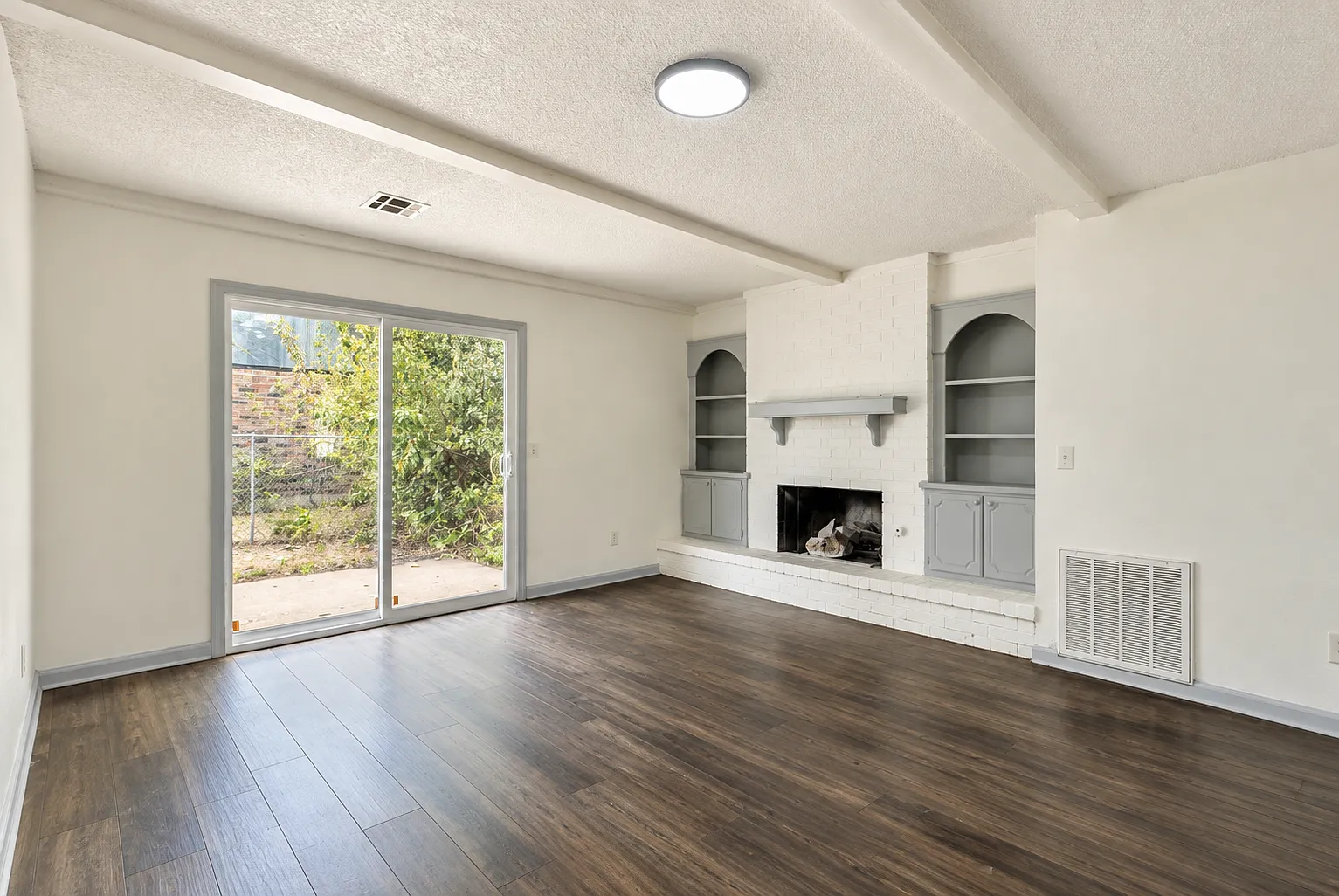 3 bed, 1251 sqft, $1,495 — Photo 4