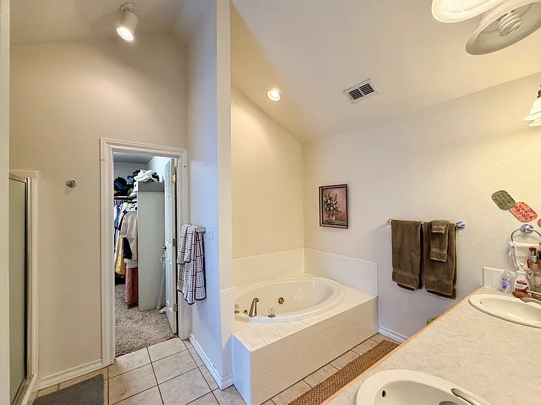 3816 Benjamin Davis Dr — Photo 11