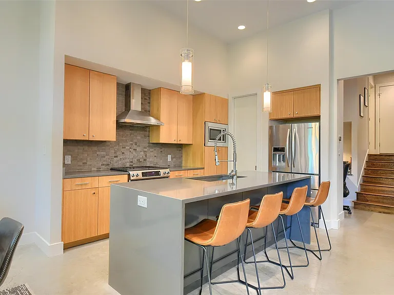 1009 E Riverside Dr #B — Photo 7