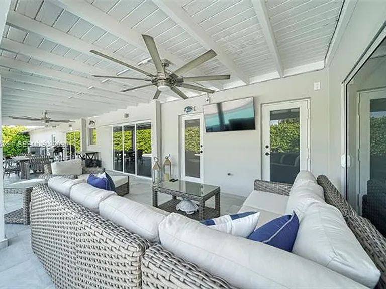 10600 SW 80th Ct — Photo 32